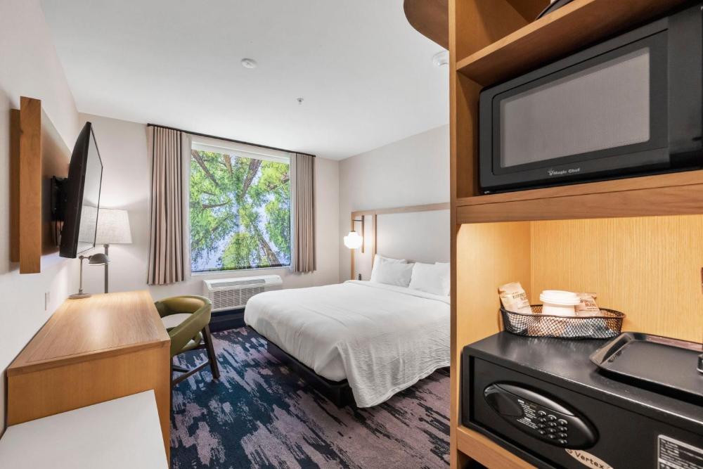 King Guest Room interior